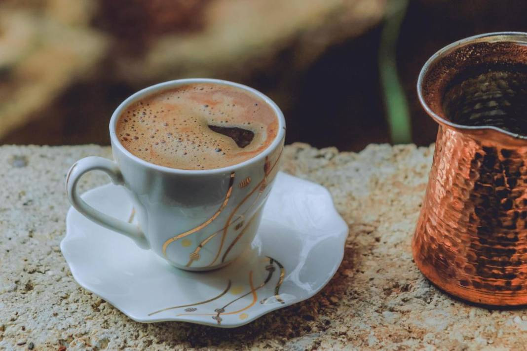 Kahvenin içine kaşık kaşık koyun! Tıkalı bağırsakları motor gibi çalıştırıyor kabızlığı bitiriyor - Resim: 17